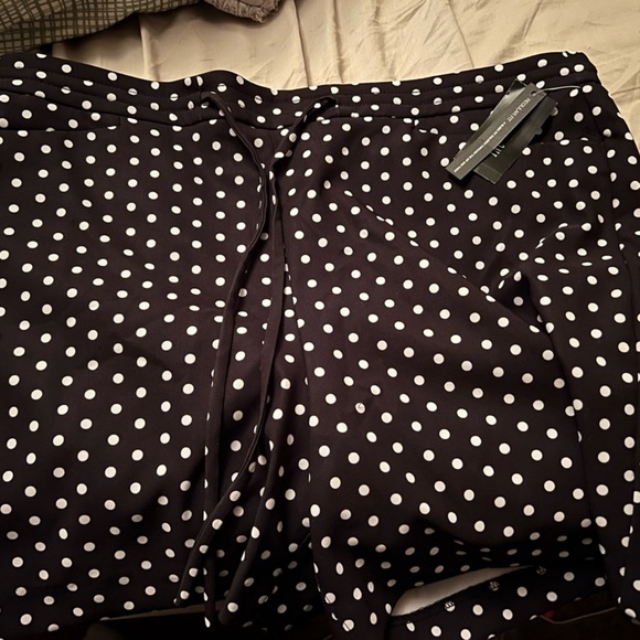 Variety of high end tops and dresses sold in bulk - Picture 8 of 10